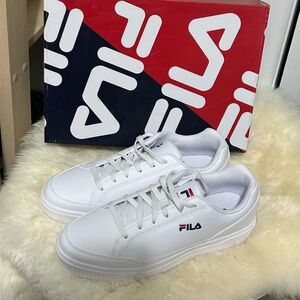 Fila womens White court athletic Sneakers running shoes new in box sz 10